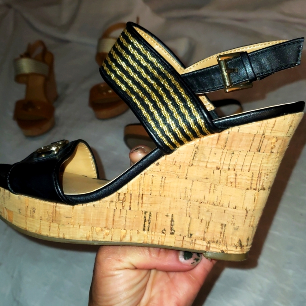Wedge - Picture 3 of 14